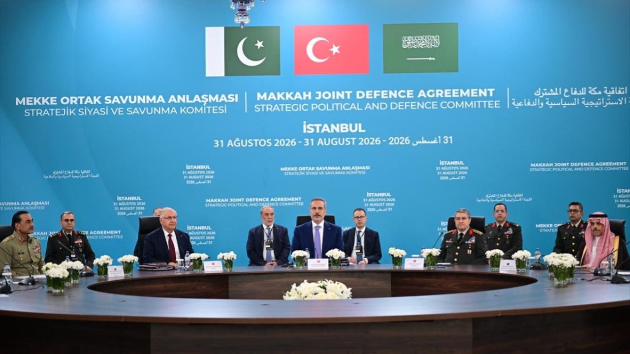 Üçlü savunma ittifakında ilk atama gerçekleşti
