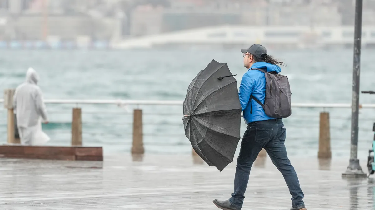 Hafta sonundan itibaren yağışlı hava etkisini kaybediyor! Meteoroloji'den 4 ile fırtına uyarısı