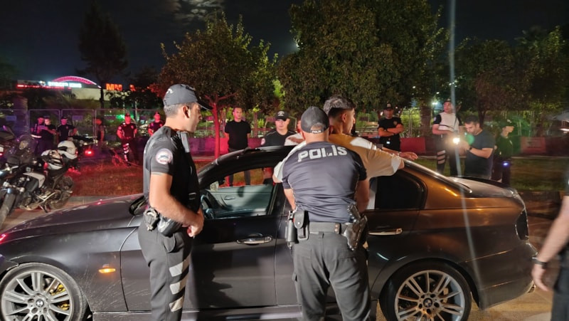 Adana’da huzur ve güven uygulaması: 66 aranan şahıs yakalandı