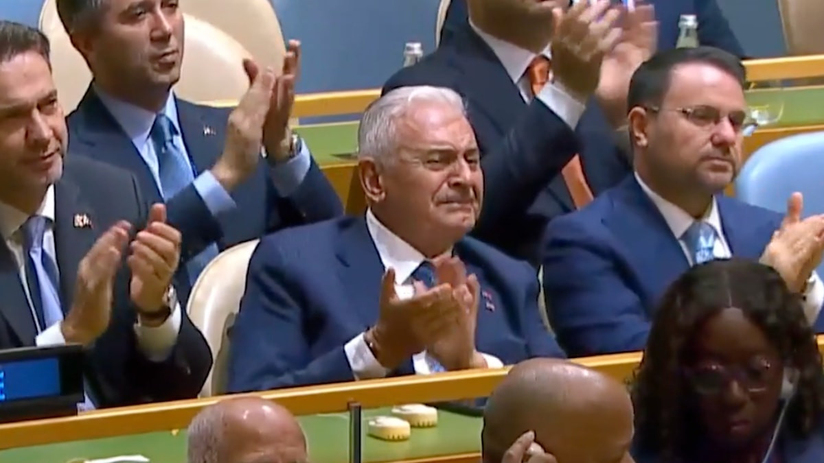 Cumhurbaşkanı Erdoğan BM kürsüsünde şiir okudu: Binali Yıldırım gözyaşlarını tutamadı