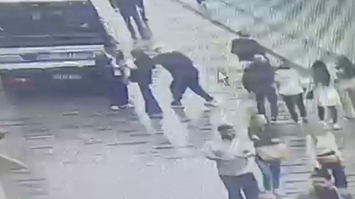 İstiklal Caddesi'nde cep telefonu çalan şüpheli suçüstü yakalandı