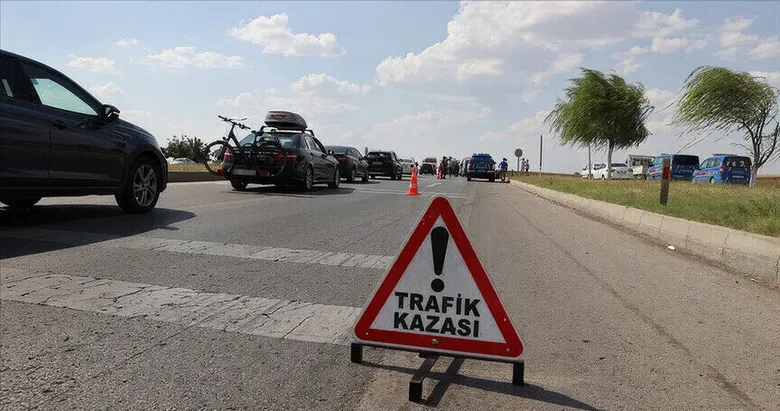 İzmir'de yürekler ağza geldi! Ticari aracın çarptığı yaya yaralandı