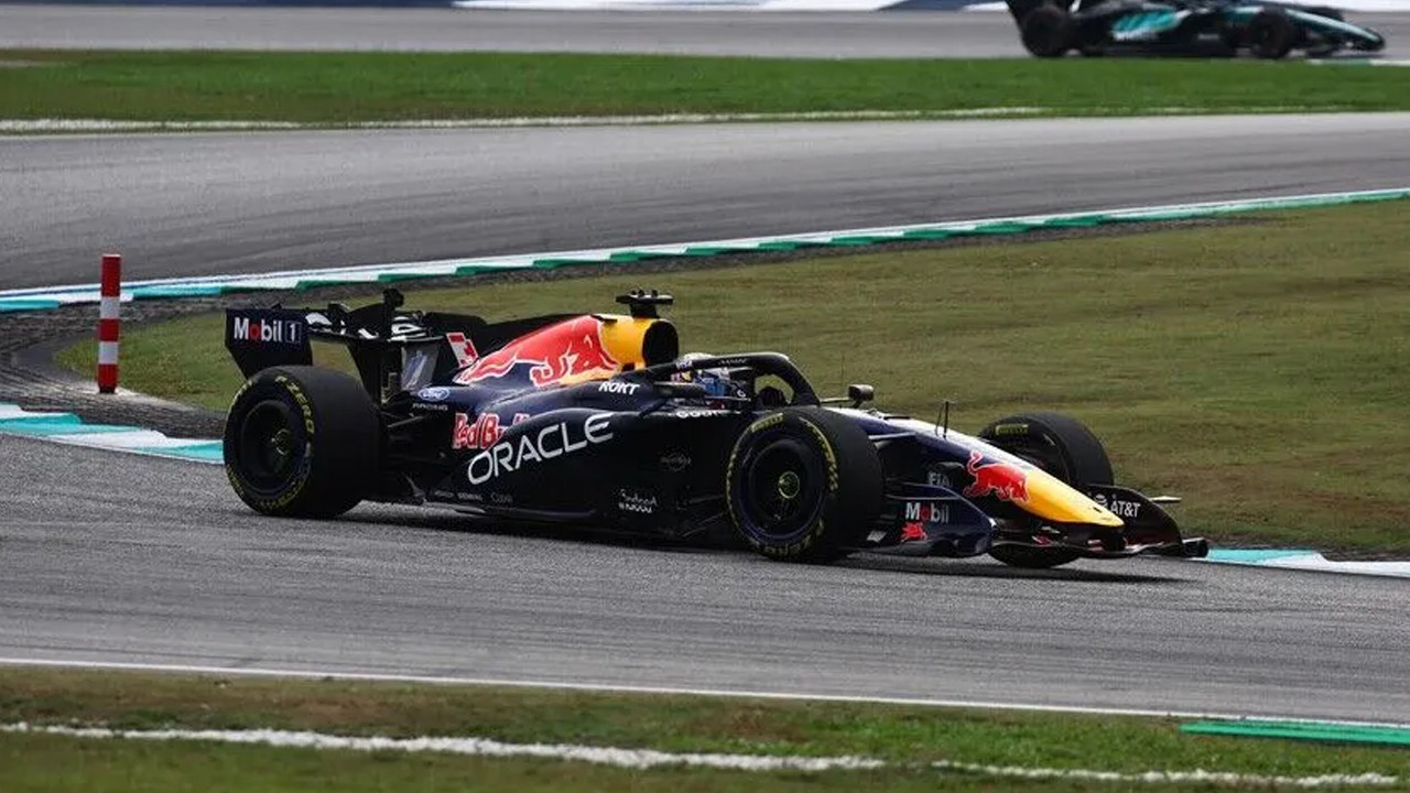 Formula 1’de Bahreyn heyecanı: Verstappen’den pole turu