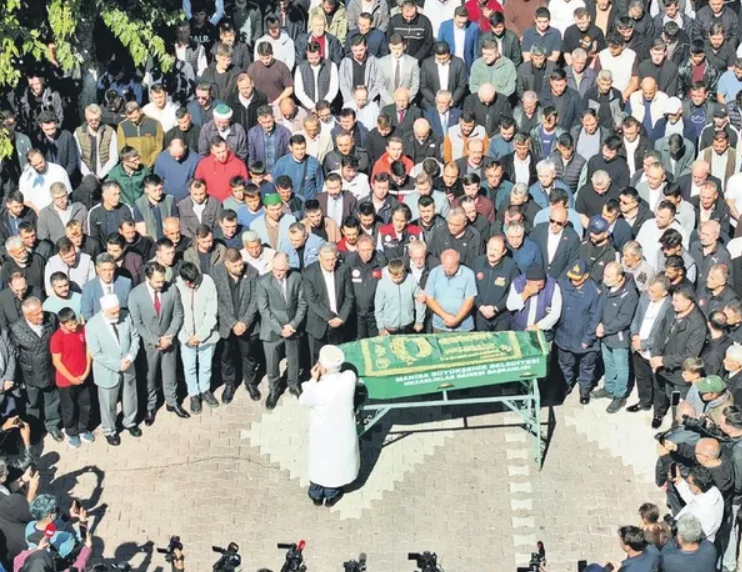 “Aklıma çocuklarım geldi”: Soma’daki facianın ardından kalanlar yürek burktu