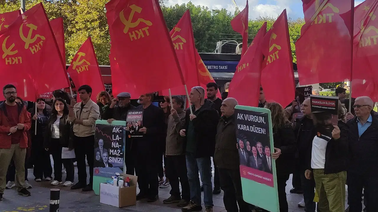 'Fon' vurgununa ilginç protesto: TKH, AKP’ye 'temizlik' kargosu gönderdi