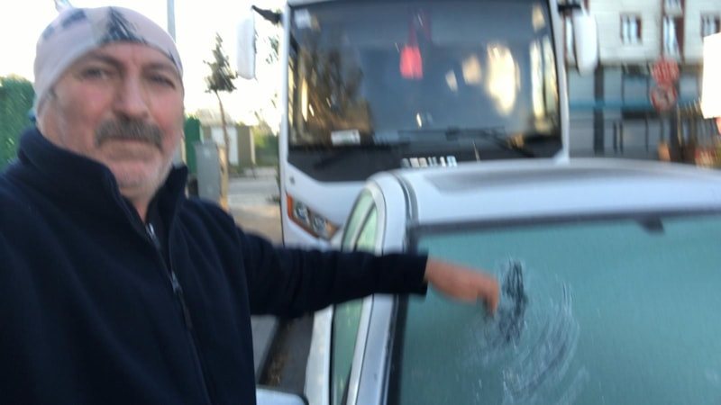 Kars sabaha buzla uyandı: Eksi 7 derecede araçların camları dondu