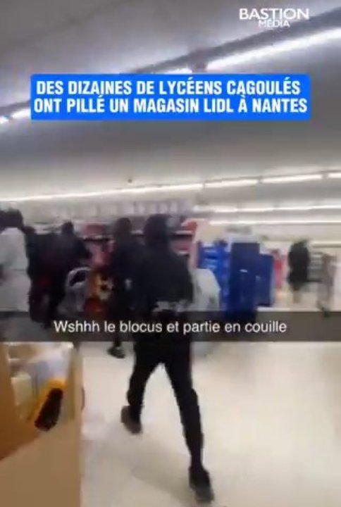 PROTESTOLAR KONTROLDEN ÇIKTI