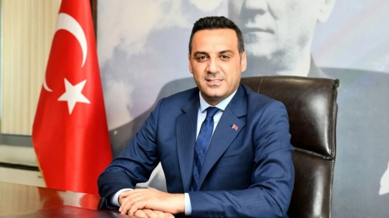 İzmir Çiğli Belediye Başkanı Onur Emrah Yıldız, AK Parti yolunda