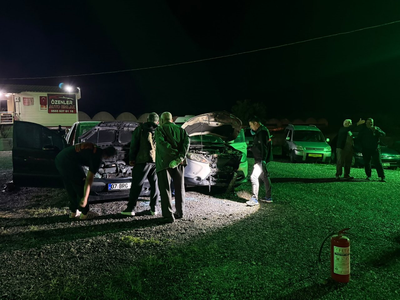 BENZİNLİ SALDIRI ANI KAMERADA!