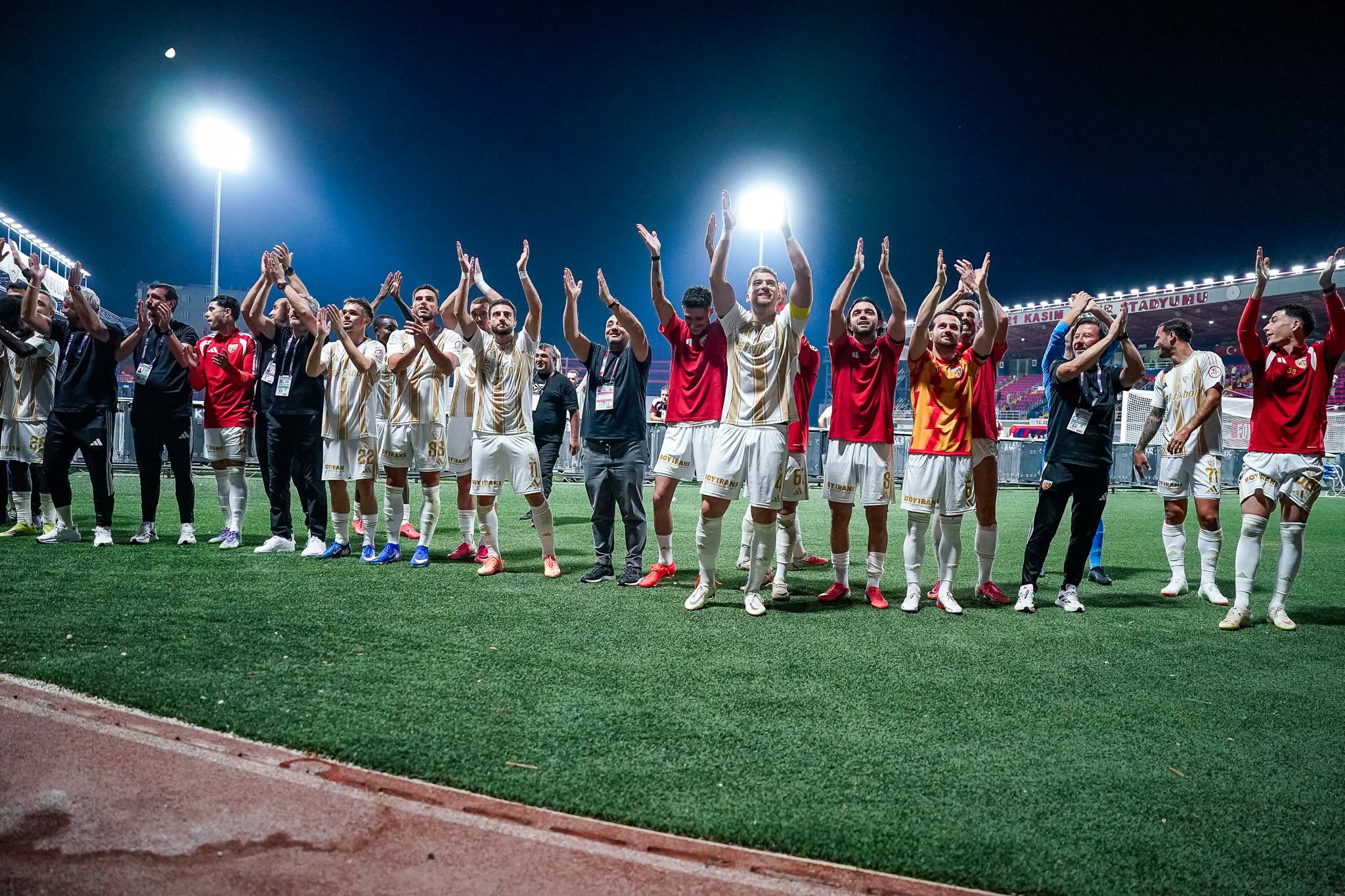 İlk 8 haftanın lideri Kayserispor