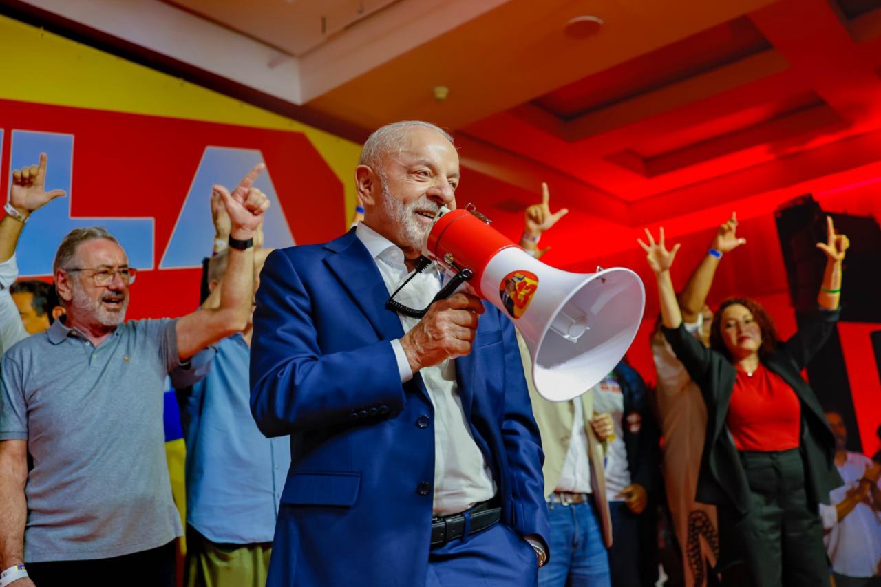 Brezilya'da seçimler ikinci tura kaldı