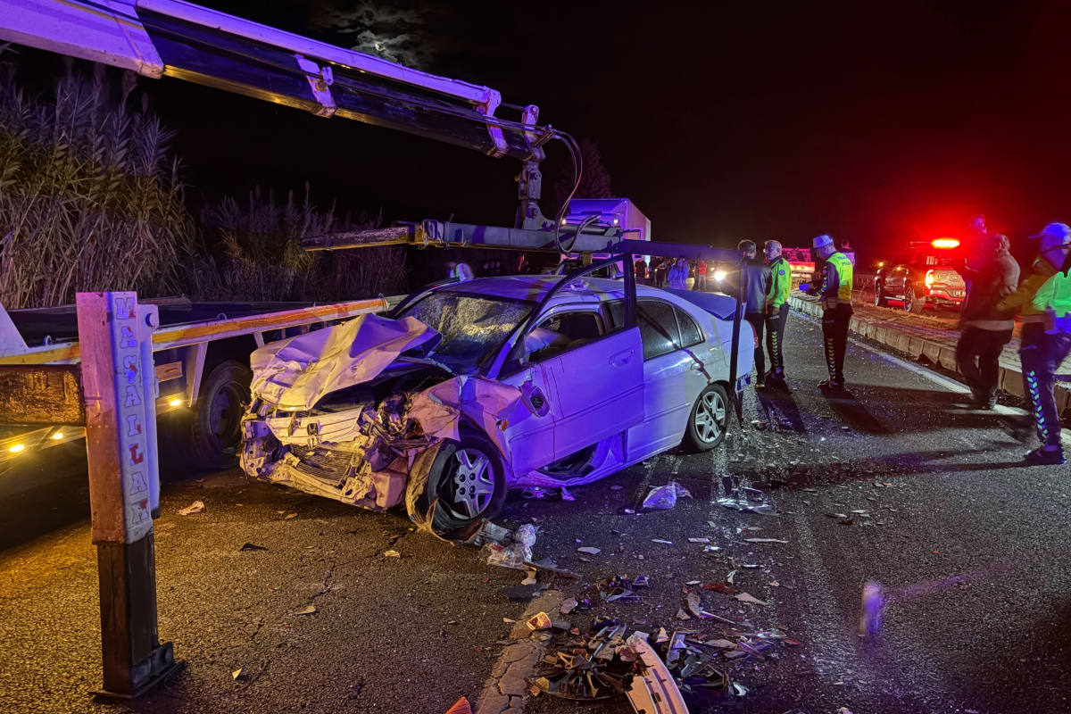 Aydın'da zincirleme kaza: Alkollü sürücü 3 araca çarptı, 12 kişi yaralandı