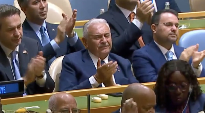 Cumhurbaşkanı Erdoğan BM kürsüsünde şiir okudu: Binali Yıldırım gözyaşlarını tutamadı