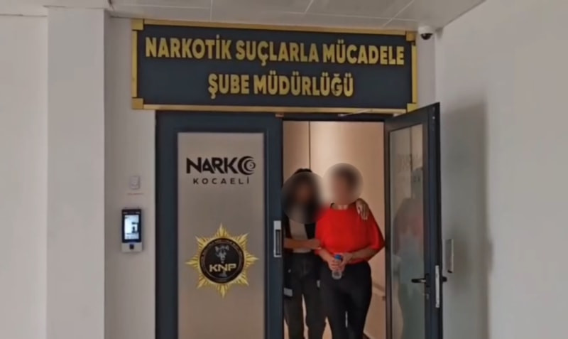 Kocaeli'de mutfağa gizlenmiş uyuşturucular ele geçirildi: 2 tutuklama