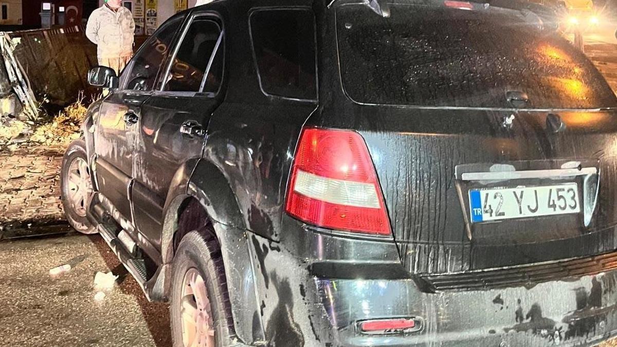 Cip, iş yerinin bahçe duvarına çarptı: 4 yaralı