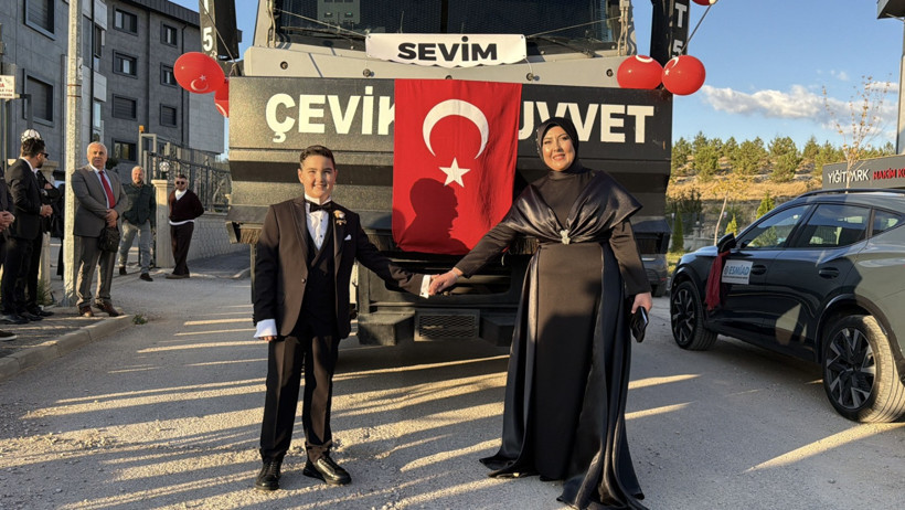 Şehit polisin oğluna unutulmaz sünnet düğünü: Babasının adını taşıyan TOMA ile gitti