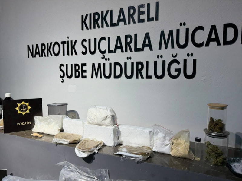 Kırklareli'de krgoyla uyuşturucu ticareti yapan 6 şüpheli tutuklandı