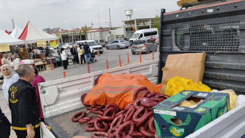 Malatya'da gıda denetimi: 230 kilo sucuk ve 150 kilo peynir imha edilecek