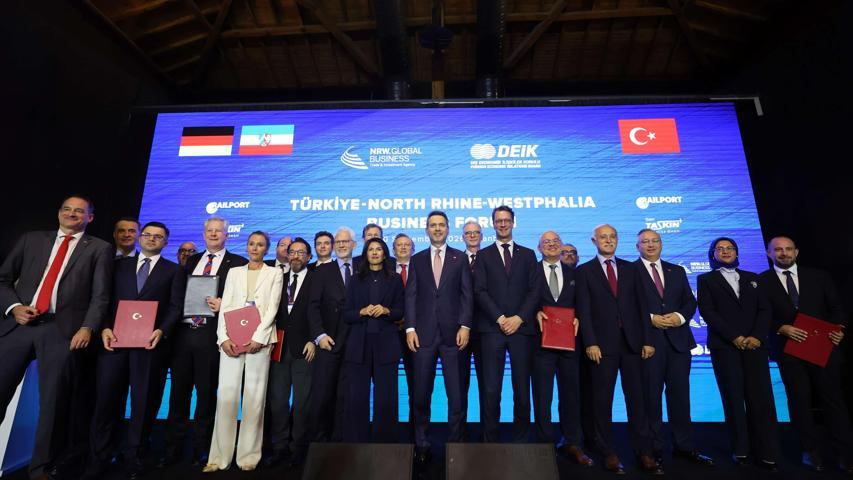 Bakan Bayraktar’dan Almanya’ya çağrı: Türkiye’nin proje yürütme kapasitesini Almanya’nın finansal imkânlarıyla birleştirelim