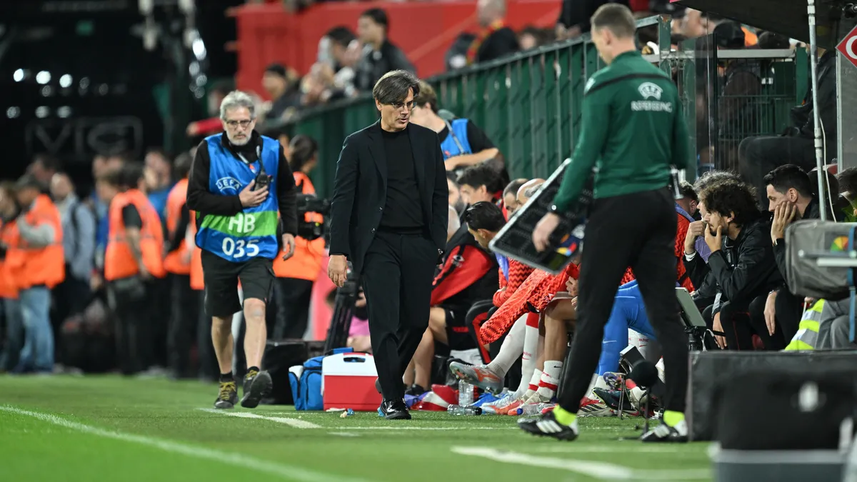 Levent Tüzemen'den sert eleştiri! "Montella tek kelimeyle dağılmış!"