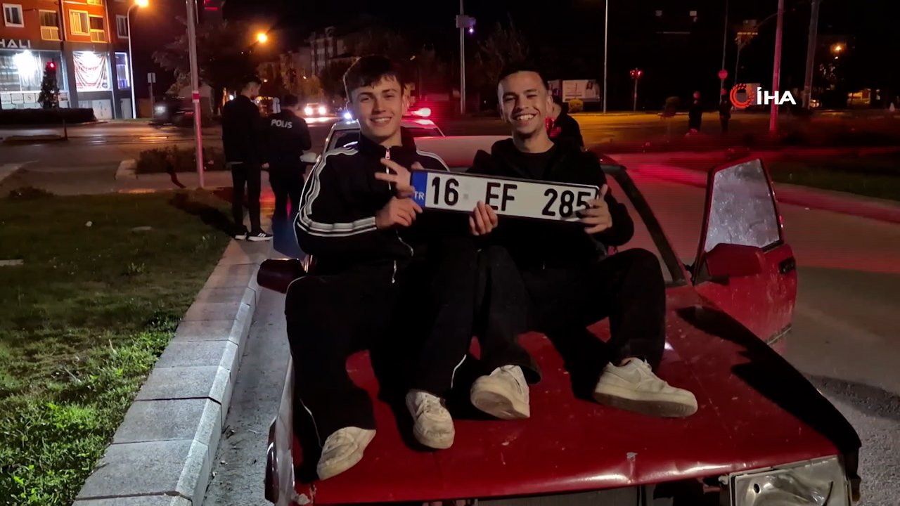 Eskişehir'de trajikomik gece! Plakayla şov yapan arkadaşların gülüşü boğazında düğümlendi